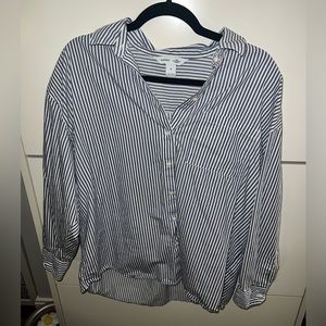 Old Navy Oversized Striped Boyfriend
Shirt - Size M